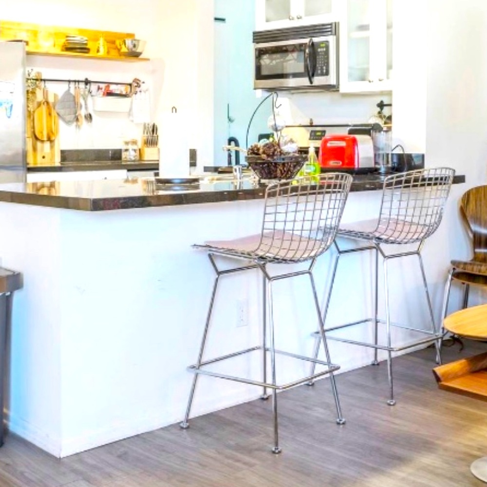 Knoll Bertoia Barstools With Cushions